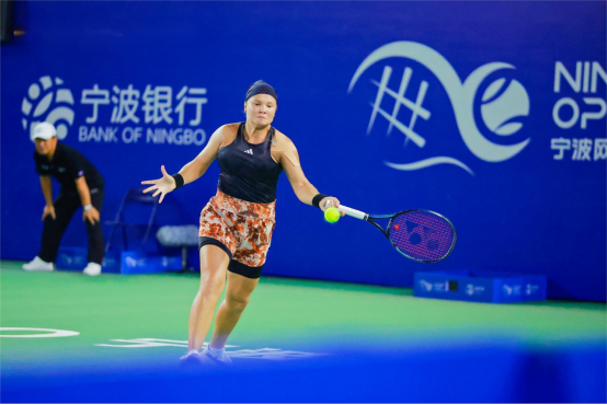 球员之间的
